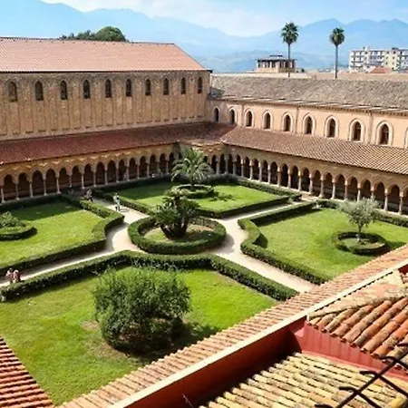 Via Roma 35 モンレアーレ